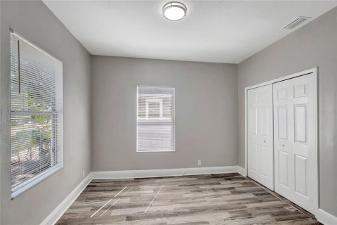 Villa ou maison à vendre à Tampa, Floride: 3 chambres, 109.62 m2 № 2415234 - photo 13