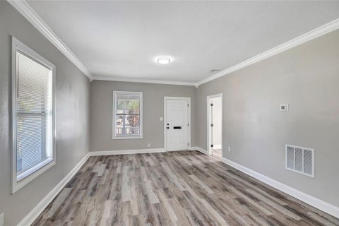 Villa ou maison à vendre à Tampa, Floride: 3 chambres, 109.62 m2 № 2415234 - photo 10