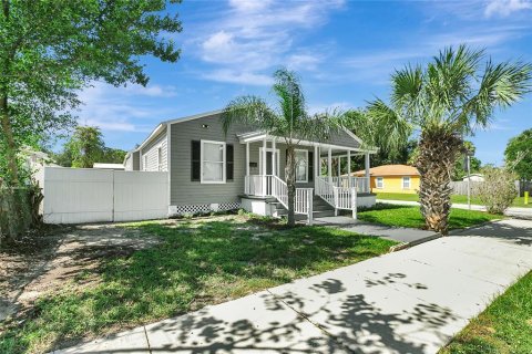 Villa ou maison à vendre à Tampa, Floride: 3 chambres, 109.62 m2 № 2415234 - photo 2
