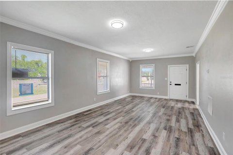 Villa ou maison à vendre à Tampa, Floride: 3 chambres, 109.62 m2 № 2415234 - photo 12