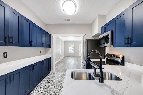 Villa ou maison à vendre à Tampa, Floride: 3 chambres, 109.62 m2 № 2415234 - photo 23