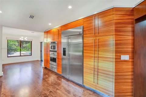 Casa en venta en Miami, Florida, 4 dormitorios, 243.4 m2 № 1482448 - foto 19