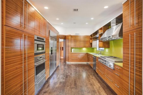 Casa en venta en Miami, Florida, 4 dormitorios, 243.4 m2 № 1482448 - foto 20