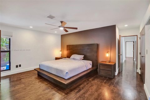 Casa en venta en Miami, Florida, 4 dormitorios, 243.4 m2 № 1482448 - foto 27