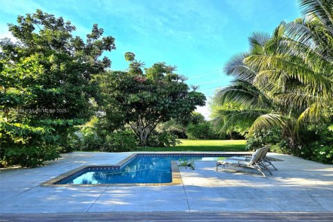 Casa en venta en Miami, Florida, 4 dormitorios, 243.4 m2 № 1482448 - foto 1
