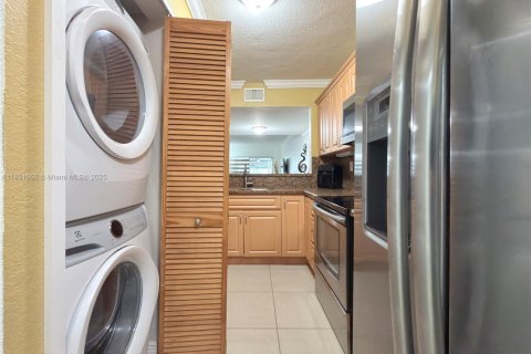 Touwnhouse à vendre à Miami, Floride: 3 chambres, 121.7 m2 № 2169758 - photo 10
