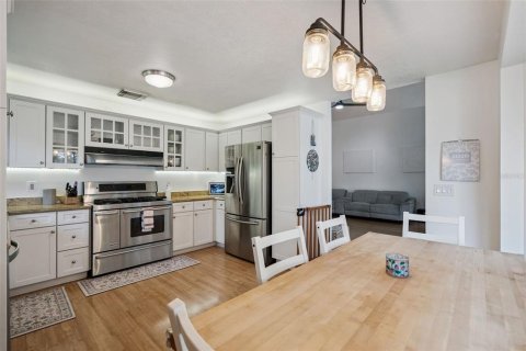 House in Winter Park, Florida 3 bedrooms, 155.43 sq.m. № 2157900 - photo 17