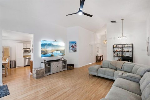 House in Winter Park, Florida 3 bedrooms, 155.43 sq.m. № 2157900 - photo 8
