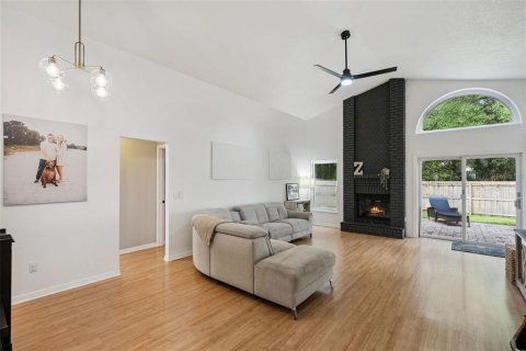House in Winter Park, Florida 3 bedrooms, 155.43 sq.m. № 2157900 - photo 12