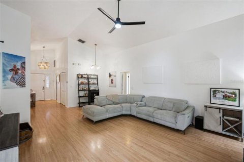 House in Winter Park, Florida 3 bedrooms, 155.43 sq.m. № 2157900 - photo 7
