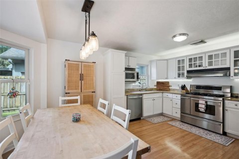 House in Winter Park, Florida 3 bedrooms, 155.43 sq.m. № 2157900 - photo 16