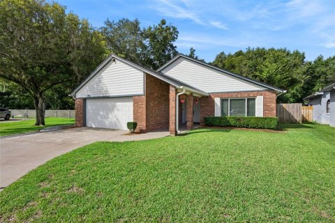 House in Winter Park, Florida 3 bedrooms, 155.43 sq.m. № 2157900 - photo 2