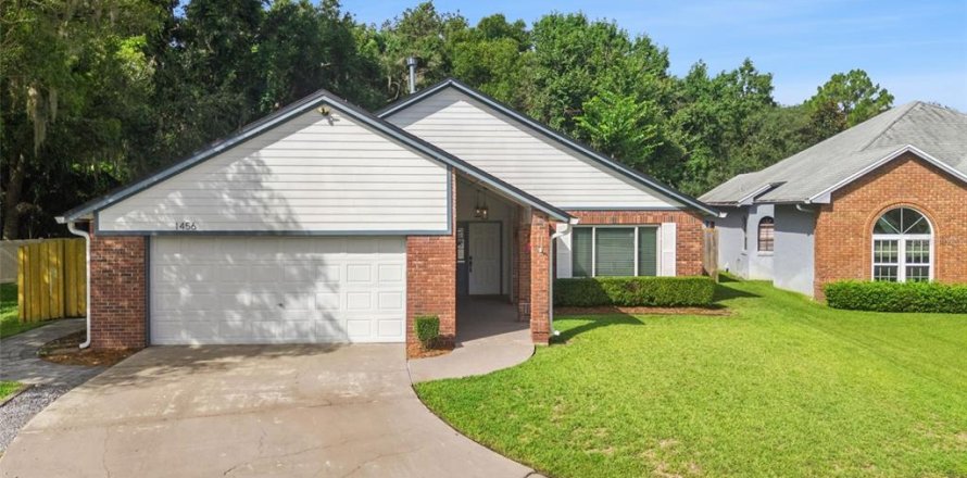 House in Winter Park, Florida 3 bedrooms, 155.43 sq.m. № 2157900