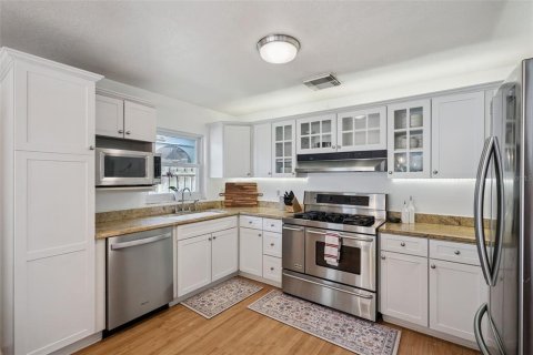 House in Winter Park, Florida 3 bedrooms, 155.43 sq.m. № 2157900 - photo 20