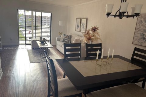 Купить кондоминиум в Санрайз, Флорида 2 спальни, 78.97м2, № 1849014 - фото 8
