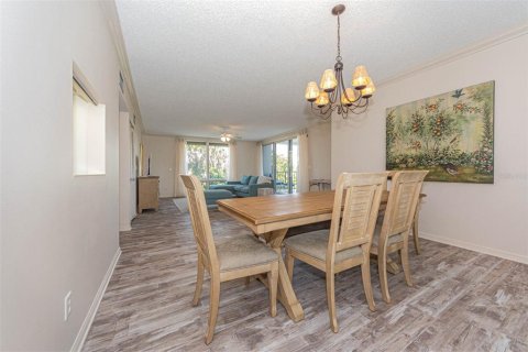 Condo in Vero Beach, Florida, 2 bedrooms № 2098146 - photo 14