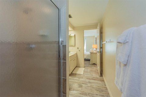 Condo in Vero Beach, Florida, 2 bedrooms № 2098146 - photo 24