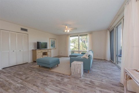 Condo in Vero Beach, Florida, 2 bedrooms № 2098146 - photo 6