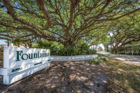 Condo in Vero Beach, Florida, 2 bedrooms № 2098146 - photo 2