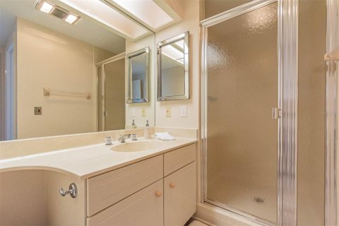 Condo in Vero Beach, Florida, 2 bedrooms № 2098146 - photo 22