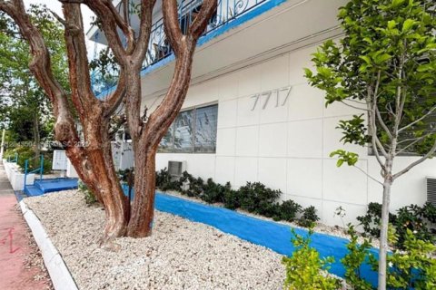 Propiedad comercial en venta en Miami Beach, Florida № 2168068 - foto 5
