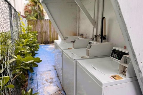Propiedad comercial en venta en Miami Beach, Florida № 2168068 - foto 6