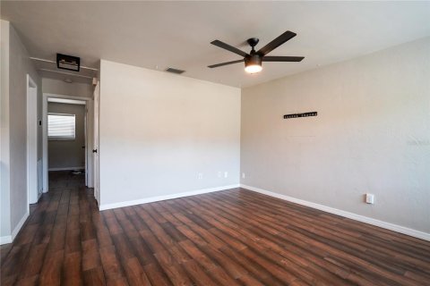 House in Saint Petersburg, Florida 2 bedrooms, 69.49 sq.m. № 1902157 - photo 7