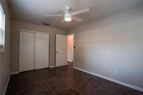 House in Saint Petersburg, Florida 2 bedrooms, 69.49 sq.m. № 1902157 - photo 8