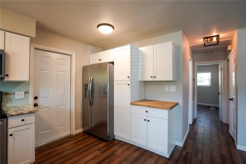 House in Saint Petersburg, Florida 2 bedrooms, 69.49 sq.m. № 1902157 - photo 5