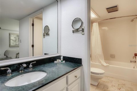 Condo in Wesley Chapel, Florida, 2 bedrooms  № 1564477 - photo 10