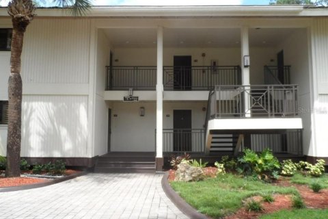 Condo in Wesley Chapel, Florida, 2 bedrooms  № 1564477 - photo 1