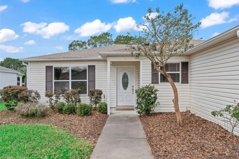 Villa ou maison à louer à The Villages, Floride: 3 chambres, 111.95 m2 № 2102081 - photo 2