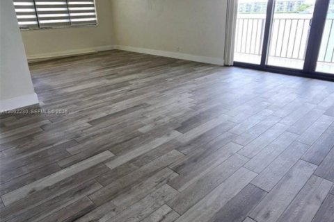 Condo in Aventura, Florida, 2 bedrooms  № 2066529 - photo 8