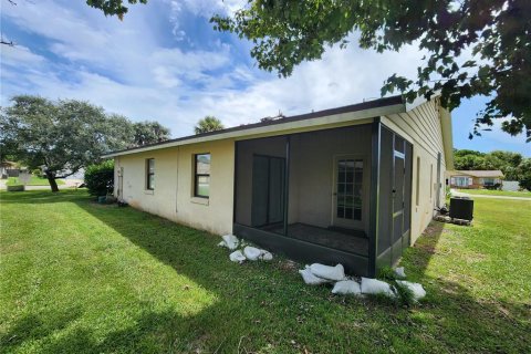 Appartement à louer à Edgewater, Floride: 2 chambres, 86.68 m2 № 2345359 - photo 4