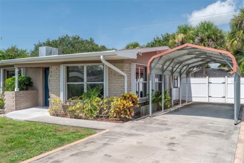 House in Merrit Island, Florida 3 bedrooms, 180.04 sq.m. № 1849812 - photo 3