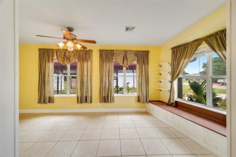 House in Merrit Island, Florida 3 bedrooms, 180.04 sq.m. № 1849812 - photo 18