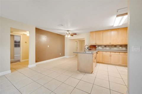 House in Merrit Island, Florida 3 bedrooms, 180.04 sq.m. № 1849812 - photo 8