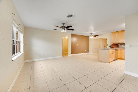 House in Merrit Island, Florida 3 bedrooms, 180.04 sq.m. № 1849812 - photo 6