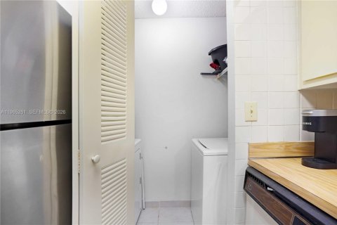 Condominio en venta en Miami, Florida, 2 dormitorios, 84.26 m2 № 2027180 - foto 12