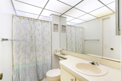 Condominio en venta en Miami, Florida, 2 dormitorios, 84.26 m2 № 2027180 - foto 18