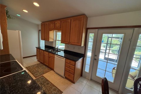 House in Port Charlotte, Florida 3 bedrooms, 117.99 sq.m. № 1884537 - photo 3