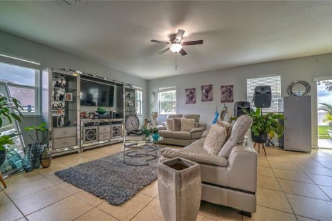 Villa ou maison à vendre à Dundee, Floride: 3 chambres, 208.29 m2 № 1901230 - photo 12