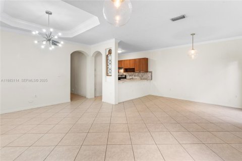 Купить таунхаус в Мирамар, Флорида 3 спальни, 148.74м2, № 1986731 - фото 2