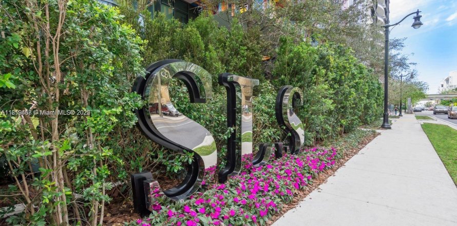 Condominio en Miami, Florida, 3 dormitorios № 1779918