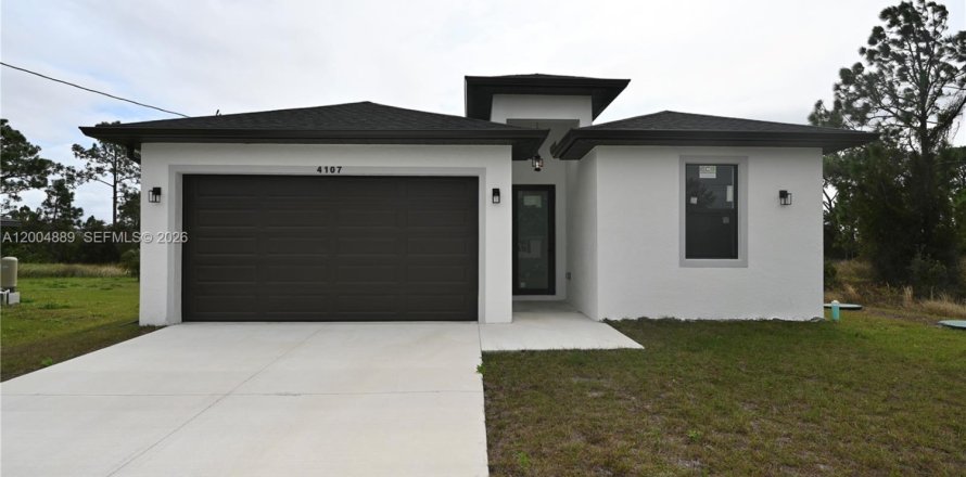 House in Lehigh Acres, Florida 3 bedrooms № 2068880