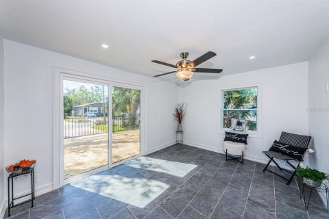 House in Saint Petersburg, Florida 2 bedrooms, 122.26 sq.m. № 1719584 - photo 15