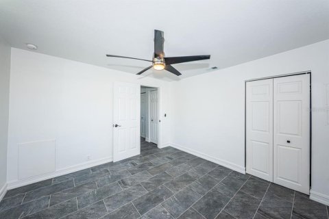 House in Saint Petersburg, Florida 2 bedrooms, 122.26 sq.m. № 1719584 - photo 19