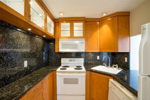 Снять в аренду кондоминиум в Майами-Бич, Флорида 1 спальня, 70.61м2, № 1948152 - фото 5