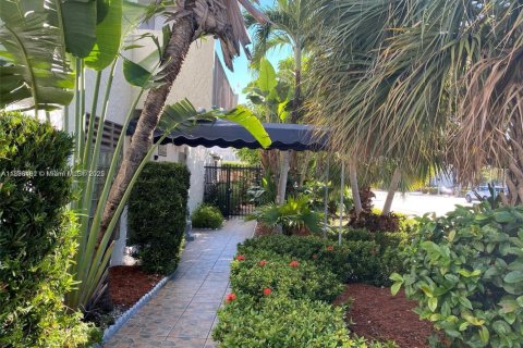 Снять в аренду кондоминиум в Майами-Бич, Флорида 1 спальня, 70.61м2, № 1948152 - фото 17