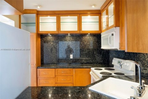 Снять в аренду кондоминиум в Майами-Бич, Флорида 1 спальня, 70.61м2, № 1948152 - фото 6